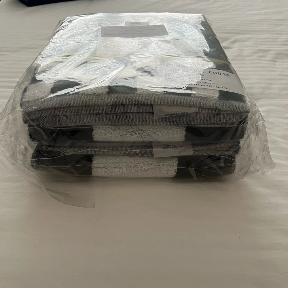 Mackenzie-Childs Black White Courtly Stripe Bath Towels Set Of 2. NEW! 28x55”